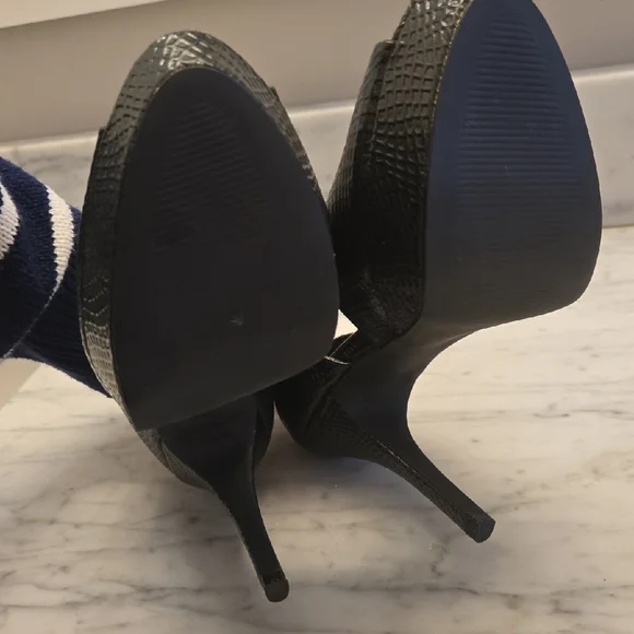 Fergalicious Black Textured Peep Toe Heels - Picture 4 of 4